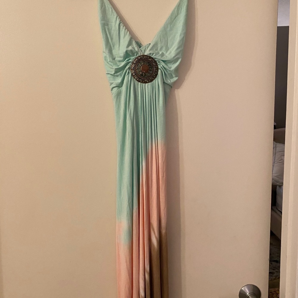 Beautiful strappy maxi dress! Never worn